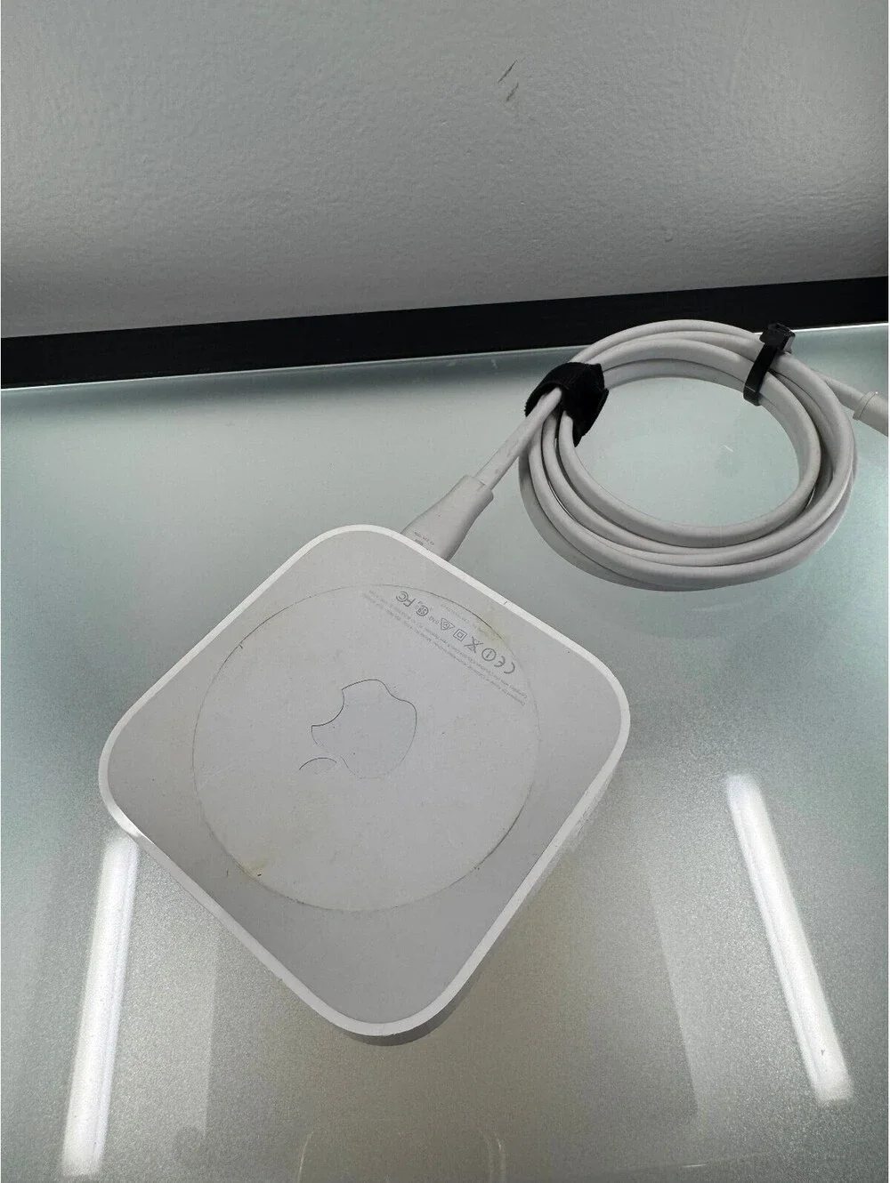 Apple AirPort Express A1470 Wi-Fi Base Station Router w/Cord